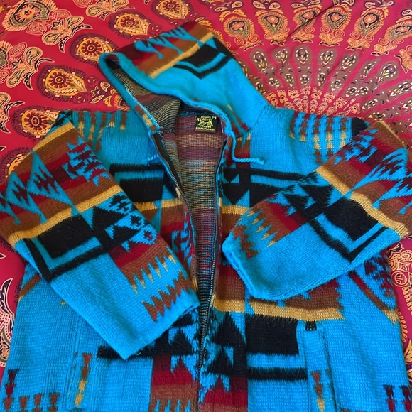 Tribal printed wool sweater 🪼🩷 - Picture 2 of 6